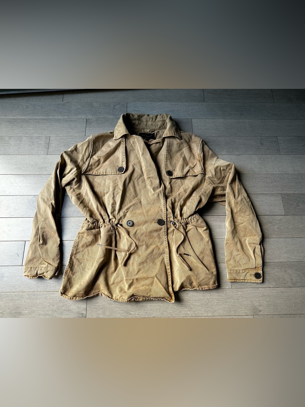 Lucky Brand Women's Drawstring Cropped Trench Coat Size Medium Tan Long Sleeve